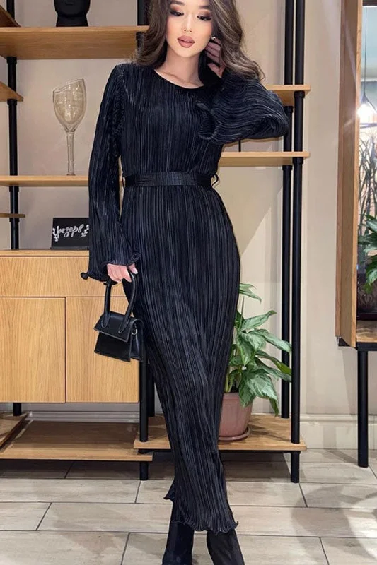 Women's Cozy Clothes Weekend Exclusive Celebrity Style Crew Neck Bell Sleeve Shift Pleated Maxi Dress - Black