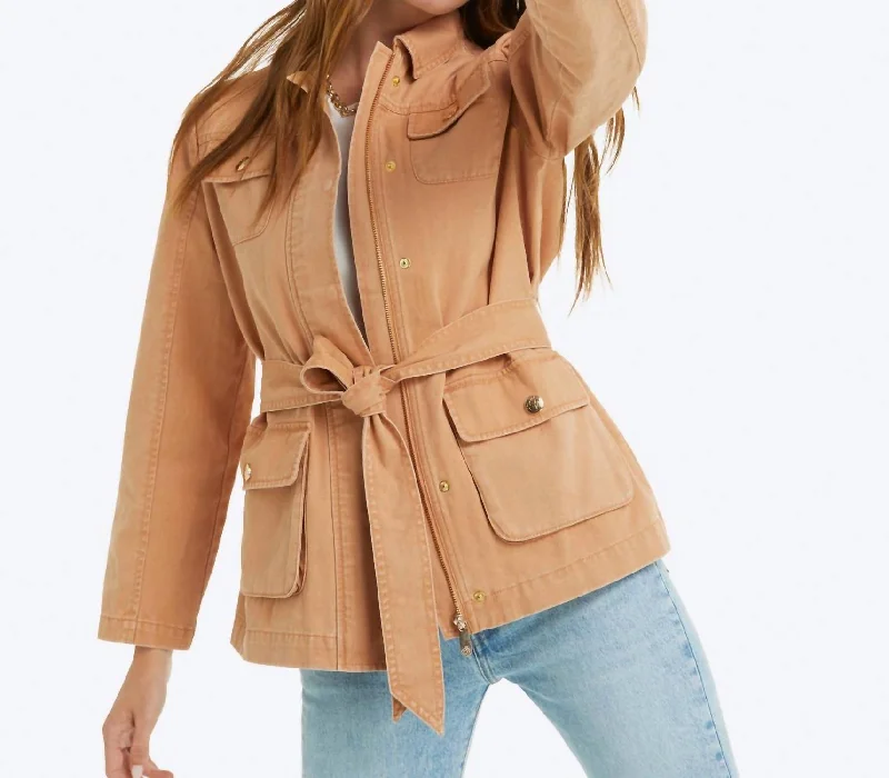 Women's Evening Outfit Field Jacket In Camel Twil