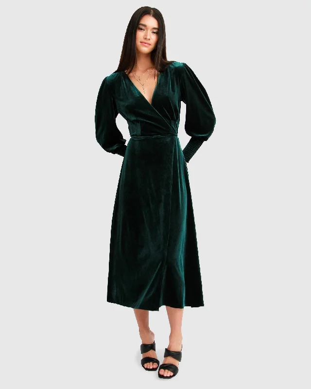 Chic Women's Outfit Bold Fashion Sales Current Mood Velvet Wrap Dress